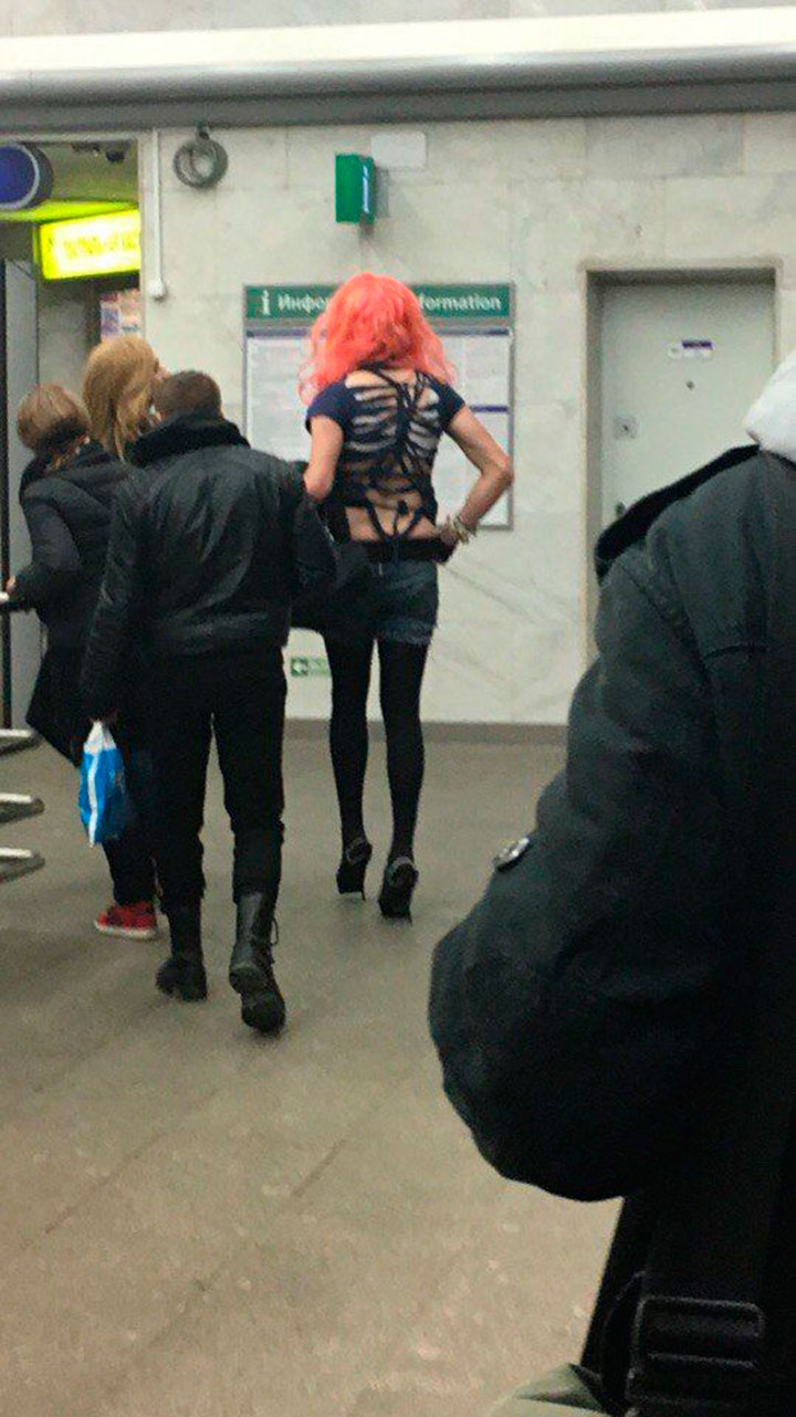модник в метро