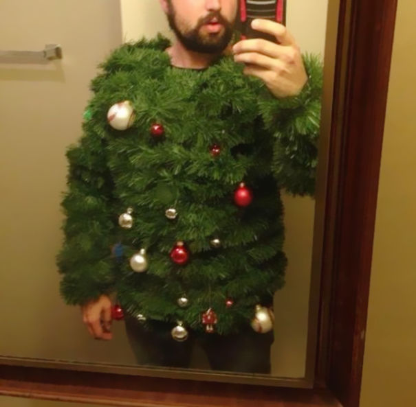уродливый новогодний свитер фото