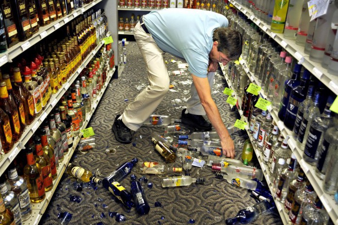 Что делать, если ты случайно разбил бутылку в магазине 