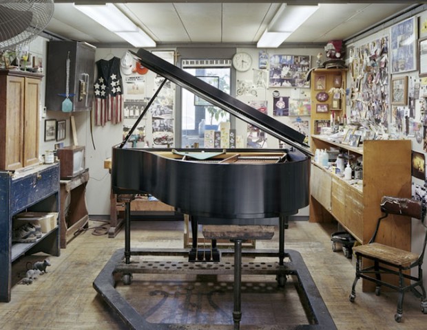 фото с производства роялей