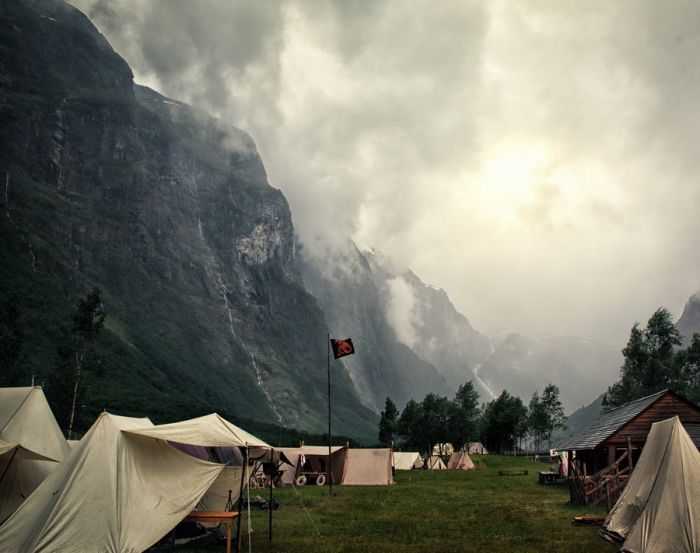 Потомки викингов собрались в деревне Гудванген на традиционный фестиваль 