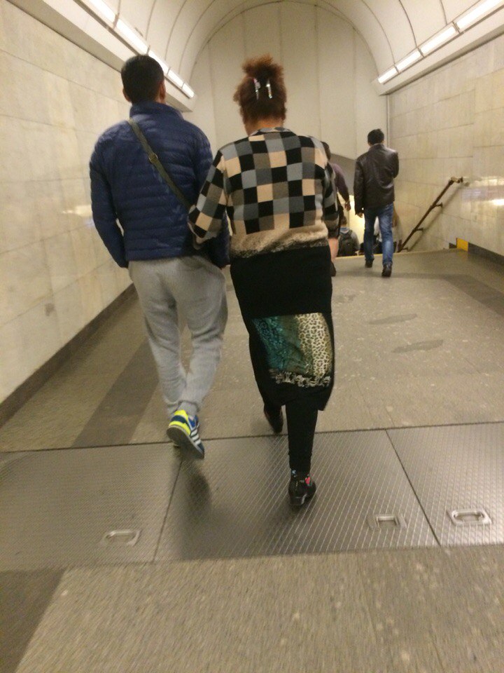 модные люди в метро