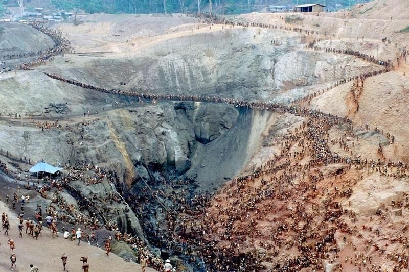 Бразильский золотой карьер напоминает шахты Мордора