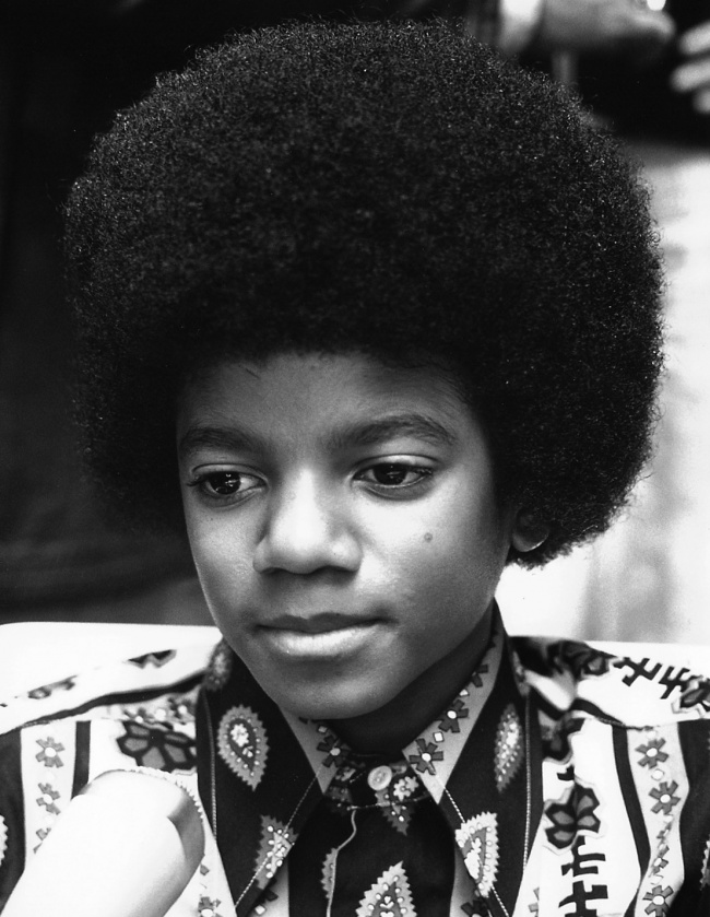 Как бы выглядел Майкл Джексон, если бы никогда не менял свое лицо 