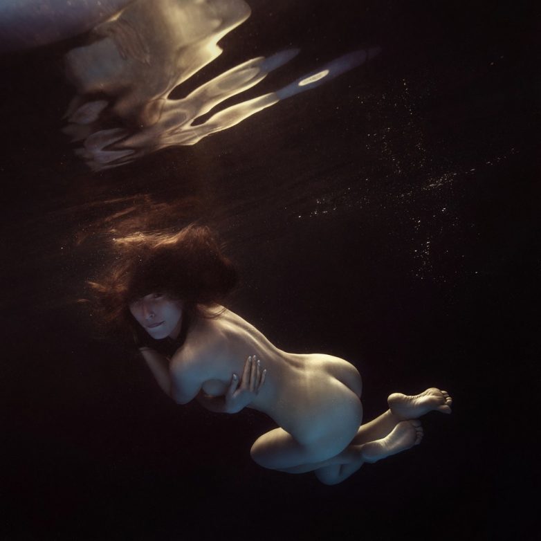Красивейшие подводные снимки женщин