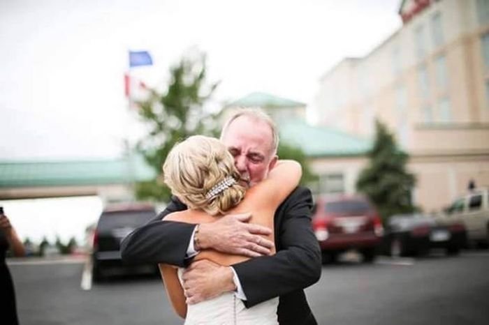 Трогательные эмоции отцов перед свадьбами их дочерей 