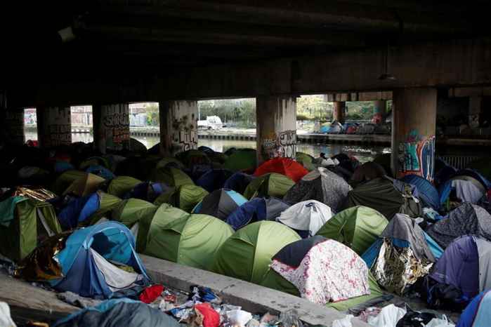 Парижские жандармы ликвидировали крупный лагерь нелегальных мигрантов