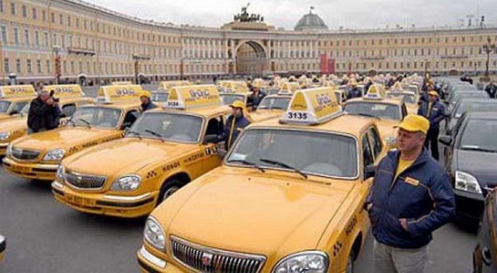 Петербургский таксист прокатил мексиканку по Невскому проспекту по завышенному в 40 раз тарифу