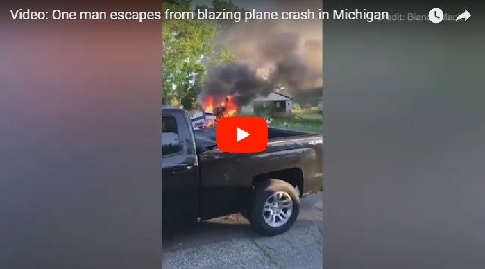 В Детройте подросток пережил крушение легкомоторного самолета и вышел из горящих обломков