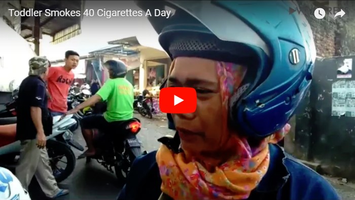 Двухлетний мальчик выкуривает 40 сигарет в день