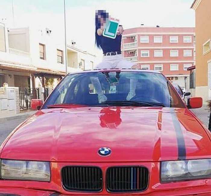 Сдала на права и села на красный BMW