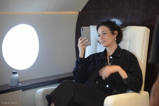 Как делают "солидные" фотографии на борту частного самолета