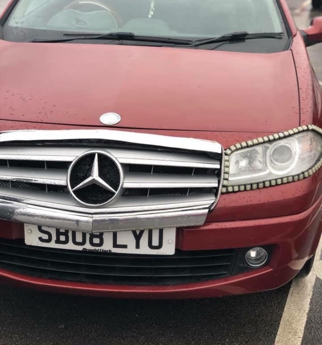 Житель Британии решил выдать свой автомобиль за Mercedes-Benz