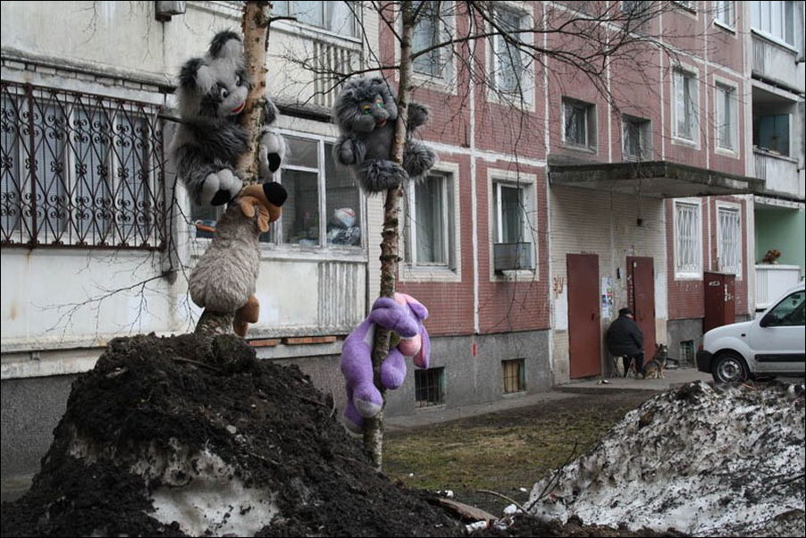 ужасный интерьер российских дворов