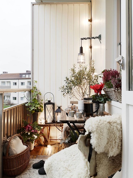 фото стильного и уютного балкона