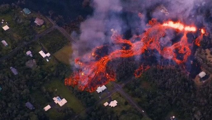 Вулкан Килауэа заливает Гавайи лавой и отравляет газом