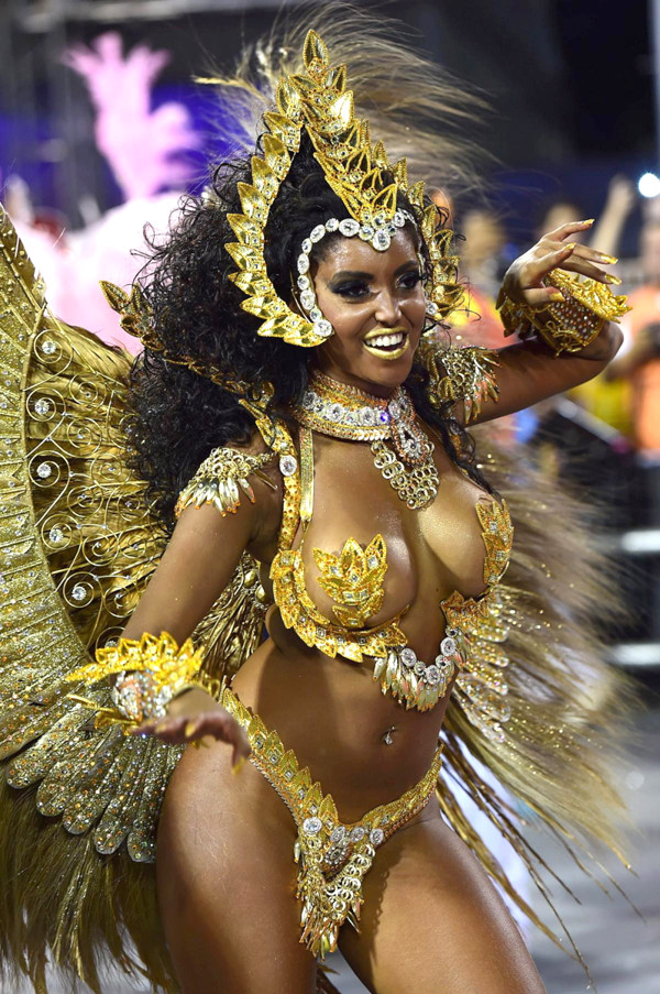 фото девушки на карнавале рио де жанейро