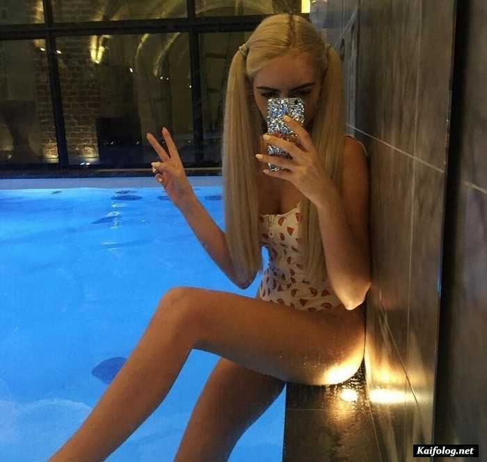 красивая девушка из соцсети