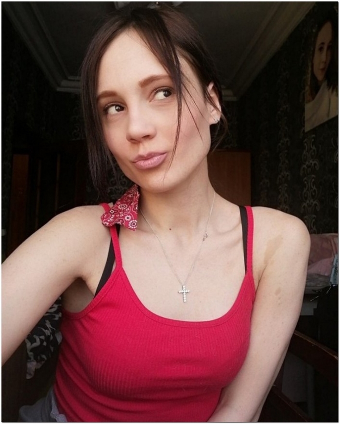 симпатичная девушка