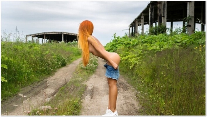 голышом на природе